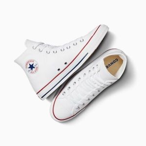 Converse Chuck Taylor All Stars - White High Tops - Unisex 7/9